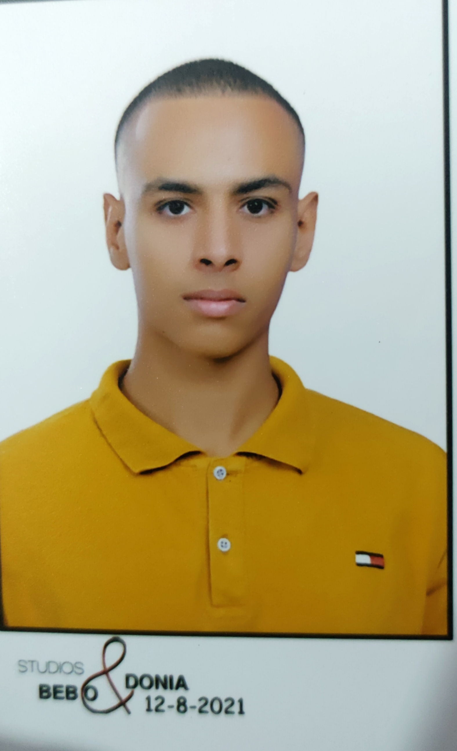 القاهره او قنا او الغردقه 